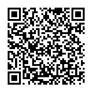 只见季疏云缓缓从自己的袖口中拿出另外一个赌契递到了燕墨冉面前二维码生成