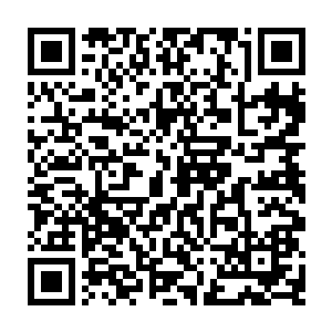 可是坐在那儿什么都不点还一分一秒都在花钱的巨大压力必然让他坐立难安吧二维码生成