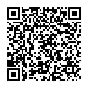 叶璃带着暗二暗三快马加鞭的沿着天一阁和暗卫留下的标记赶了过去二维码生成