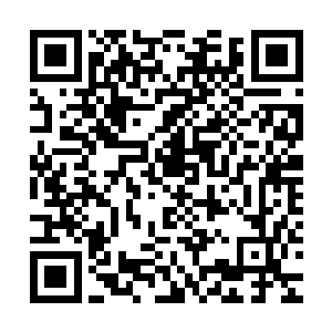 咬牙切齿地朝躺在地上已经没有一丝力气的吴虎臣冲了过去……二维码生成
