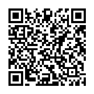 唐亦森那似是挑逗般的眼神不安分地在水心柔的身上流转二维码生成