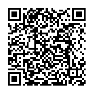 在他的对面又是一道和刚才一模一样的雷霆之剑朝着他横斩了过来二维码生成