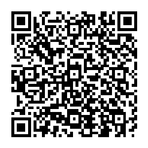 在她一个人玩的时候余长行就会拿出各种各样的玩具哄骗她让她去一些没人有黑漆漆的地方二维码生成