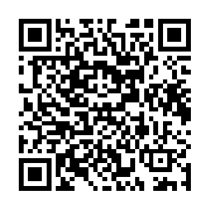 在钻出符文之门后黑仔被刺目的白光耀的眼睛都睁不开二维码生成