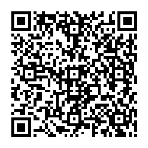 夭华开始当着薛三的面明目张胆地如审视一件物品一样上上下下打量起薛三的身体二维码生成