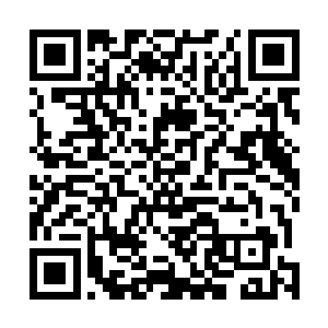 头发梳得整整齐齐的……和平时几乎完全变了一个人……二维码生成