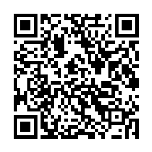 她喘气地模仿起了父亲当时压抑着暴躁和怒气的语调二维码生成