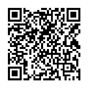 她在心里面就对这个心怀不轨的家伙表示了相当的不满了二维码生成