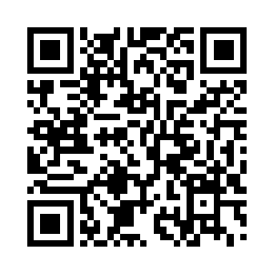 她的指甲油和手指上的宝石戒指可能都有问题二维码生成