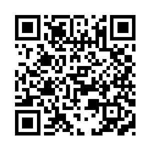 妞妞不容置疑的将杨欣拉到了台子上面二维码生成