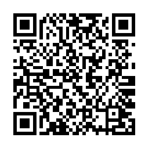 完颜青珏的脑海中沿着父辈教他听地时的记忆一直走二维码生成