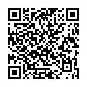 小鱼儿想笑――因为笑伯伯每次见到他都要求他保持微笑二维码生成