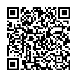 就会发现他严肃的表情和挺拔的站姿实在是有些可笑二维码生成