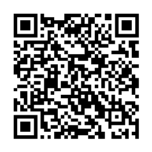就会导致原本连在一起的变成两条永不相交的平行线二维码生成