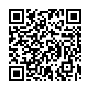 就在中年大妈在这里絮絮叨叨地说话时二维码生成