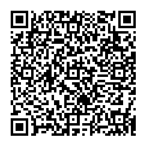 就在这是周围也有不少人注意到了龙傲天这一行人毕竟这个大型传送阵可是十分的耀眼的想不引起别人的注意都难二维码生成