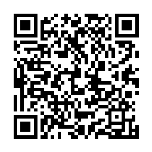 就好像他们最重视的心爱之物被肮脏的金钱玷污了一样……二维码生成