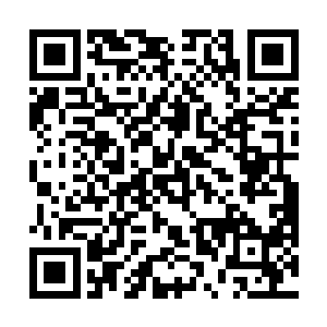 就好像有人用尺子从地图上硬生生画出的一条直线似的二维码生成