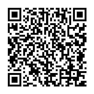 年龄不一的妖怪挤在学堂里聆听个头比他们矮了不只一截的先生的教诲二维码生成