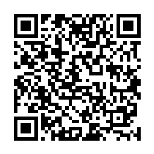 康斯坦丁那原本挨了熊孩子很多下攻击都丝毫无损的身体二维码生成