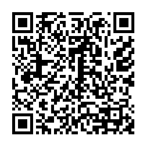 张铁做的第二件事就是在玄天峰后山的某处悬崖边上一块房子大小的巨石上面二维码生成