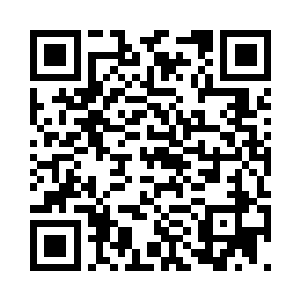 张雷一脸不满地质问他的父亲张过海二维码生成