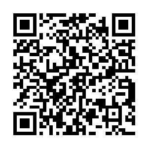 影片中主人公和一群雇佣兵就是用各式轻重武器进行反击二维码生成