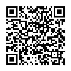 徐怀瑾回到了自己的总参谋部办公室就开始了合计二维码生成
