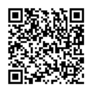 忽然从他的铠甲之上分理出了三个细小的金属体来二维码生成