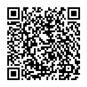 怒火中烧的人当即就把手中没喝多少的咖啡以灭顶般的姿态往地上砸了出去二维码生成