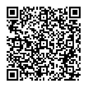 您母亲现在正在急诊室当中抢救……黄院长和几个主任医师都在里面了……您不要着急二维码生成