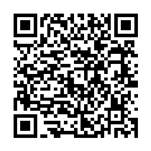 想办法先确认照片里的学生到底是不是我们学校的二维码生成