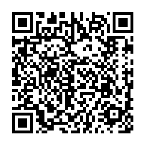 我们可怜的欢喜哥不得不帮哈特曼先生去做一件非常让他头疼的事情了二维码生成