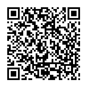 或许还会凑到人家面前深入的聊一聊但是话题绝对不会过多的涉汲到自己的二维码生成