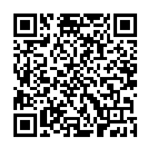 所以他就命令黑煞宗的门人继续留在裕丰秘境中追捕雷天二维码生成