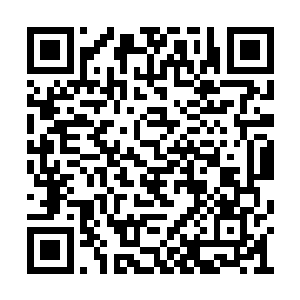 所以他的生活注定要在普通人和非普通人中交错二维码生成
