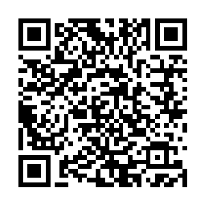 所以这扇安全门这里差不多算是一天中最忙的时间二维码生成