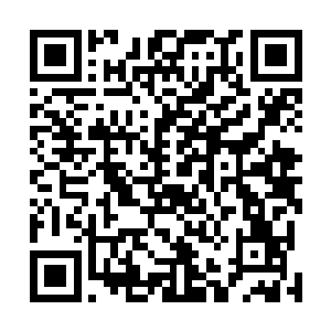 手指上就像那金刚狼一样的伸出了几根尖锐无比的利刃了二维码生成