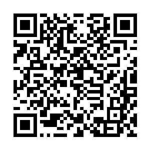 执事长老直接将一大片攻击的符篆朝阵法的光幕上砸了过去二维码生成