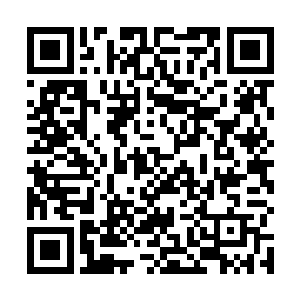 方刚刚利用与怀远堂的关系顺利从怀远堂弄到了十万只二维码生成