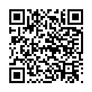 无形的风力作用在他和他学生的身上二维码生成