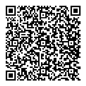 早已经在大厅等候多时的何进见一个看似好像有点面熟但却又是完全一副陌生面孔的女子亲密地挽着夏云杰的胳膊下楼二维码生成