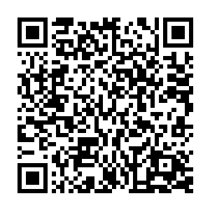 是地球以外未燃尽的宇宙流星脱离原有运行轨道或呈碎块飞快散落到地球的石头二维码生成