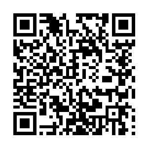 显然是刚刚神像倒塌的声音让他意识到这里面出了意外二维码生成