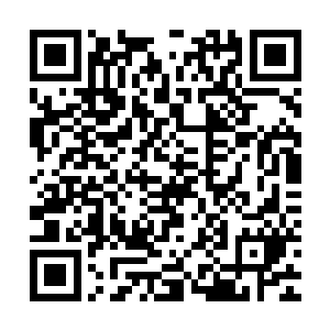 更有许多人开始自发的在人群中寻找所谓的黑水镇副镇长韩尚轩二维码生成