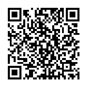 曹珊珊在上周六的傍晚已经被凌云在众目睽睽之下抱了大腿二维码生成