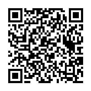 最终竟是在这片中央空地上钻出一口深达百丈的深井二维码生成