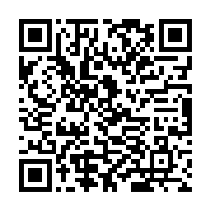 最终跟波塞冬手中的黄金三叉戟狠狠地撞击在了一起二维码生成