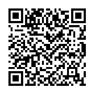 月飞用真气隔开周围挤得像是浓草的水一样的人二维码生成