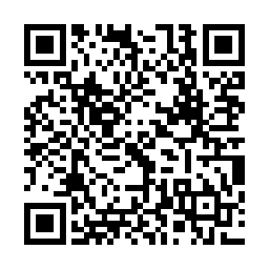 有的工程机器人驾驶着一辆辆体积巨大的采矿机械开采矿石二维码生成